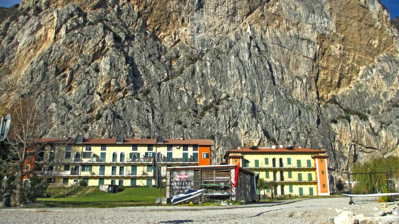Campione Splendid View By Gardadomusmea Apartment Campione del Garda Ngoại thất bức ảnh